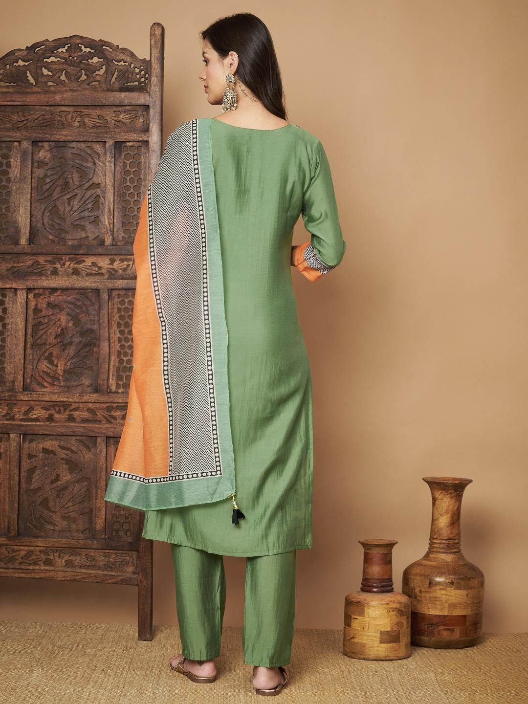 Women Printed Straight Kurta with Pants & Dupatta Set