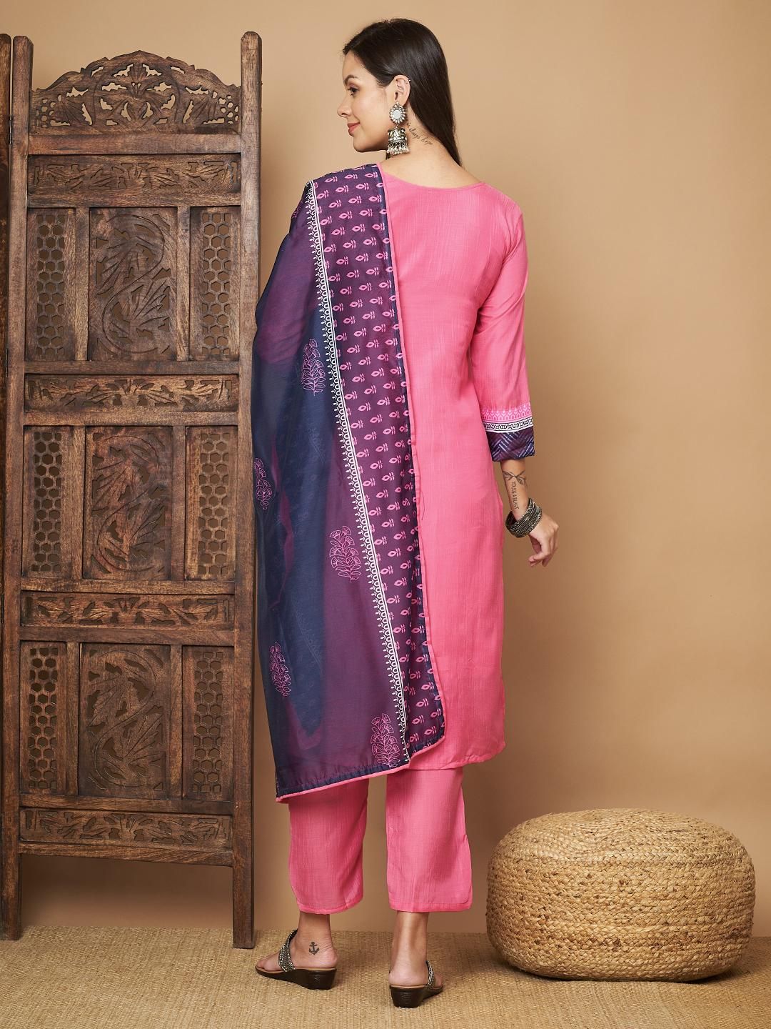 Women Printed Straight Kurta with Pants & Dupatta Set